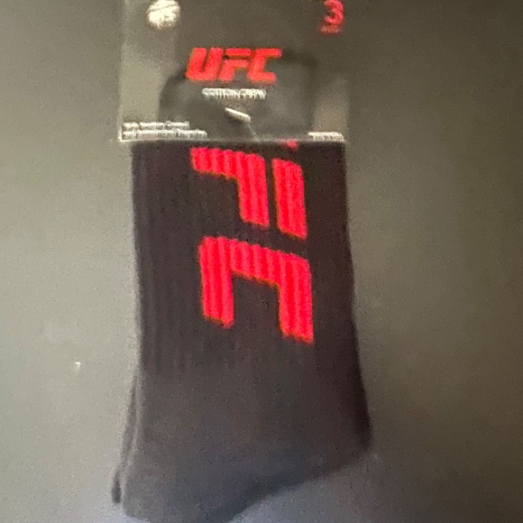 NEW UFC Crew Socks Black/Red One Size - Picture 2 of 5